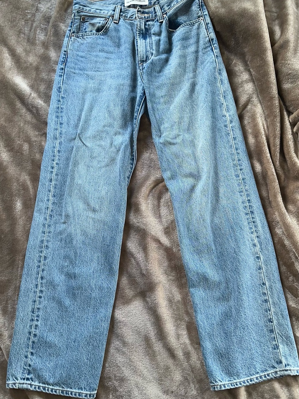 Aritzia Denim Forum women’s Light Blue Straight-Leg Jeans The 90’s Marlo